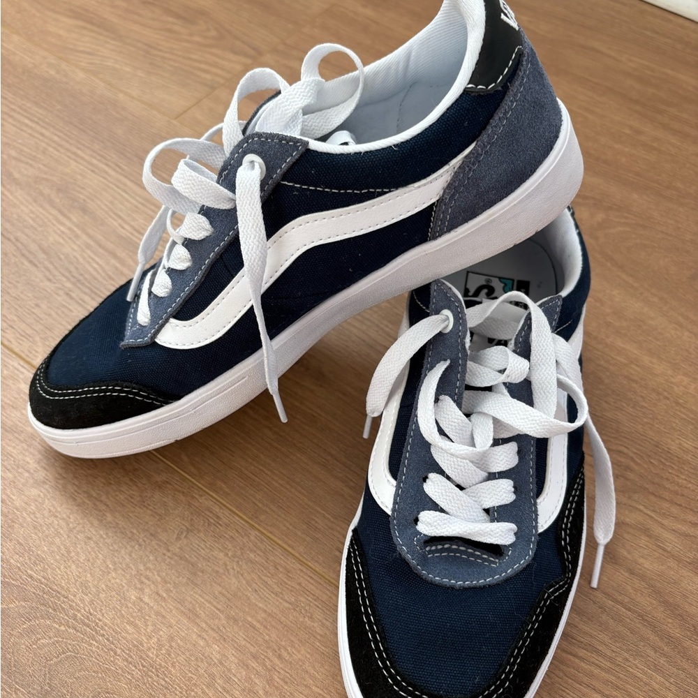 Vans Men's Navy and Black Sneakers